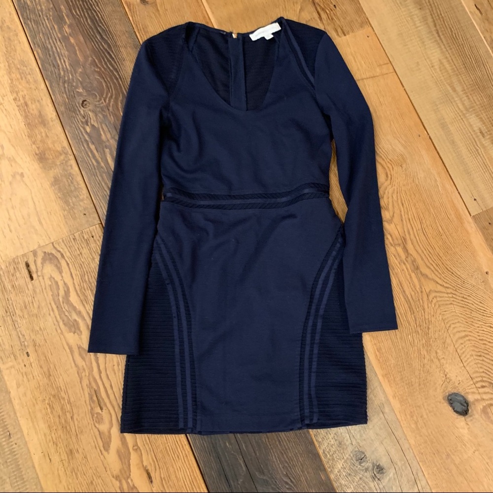 FindersKeepers medium women’s navy party dress